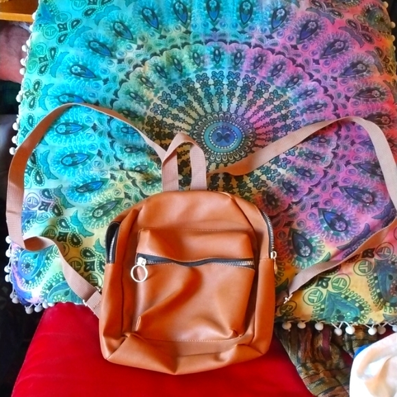 Small  2 pocket backpack - Picture 1 of 4